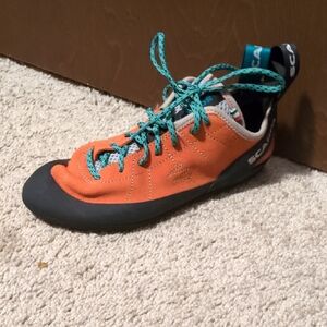 LEFT ONLY Scarpa Helix Womens Climbing Shoe